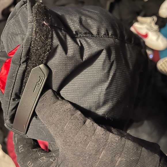 Xl T polo puffer jacket clean and never worn too big for me. - Picture 6 of 9